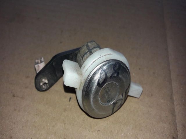 bontott RENAULT MASTER Bal első Zárbetét