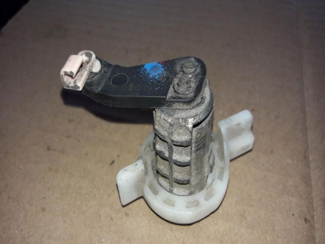 bontott RENAULT MASTER Bal első Zárbetét