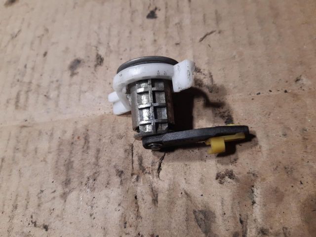 bontott RENAULT MASTER Bal első Zárbetét