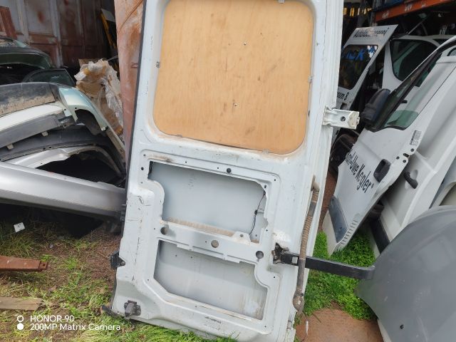 bontott RENAULT MASTER Bal hátsó Ajtó (Részeivel)