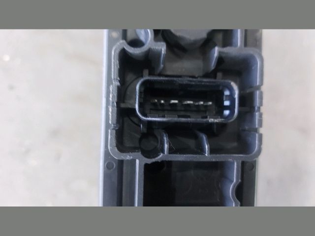 bontott RENAULT MASTER Bal Hátsó Lámpa Foglalat