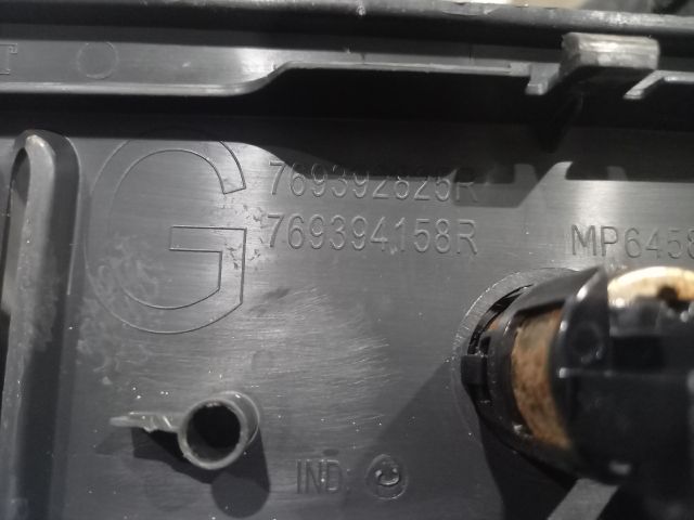 bontott RENAULT MASTER Bal Hátsó Lámpa