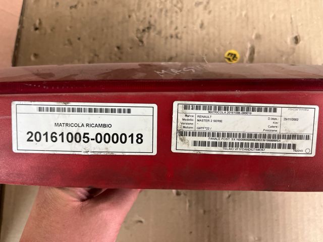 bontott RENAULT MASTER Bal Hátsó Lámpa