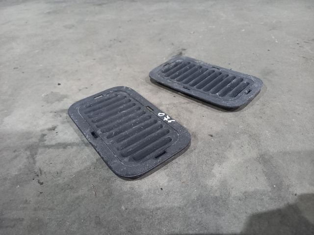 bontott RENAULT MASTER Csomagtér Szellőző Hátsó