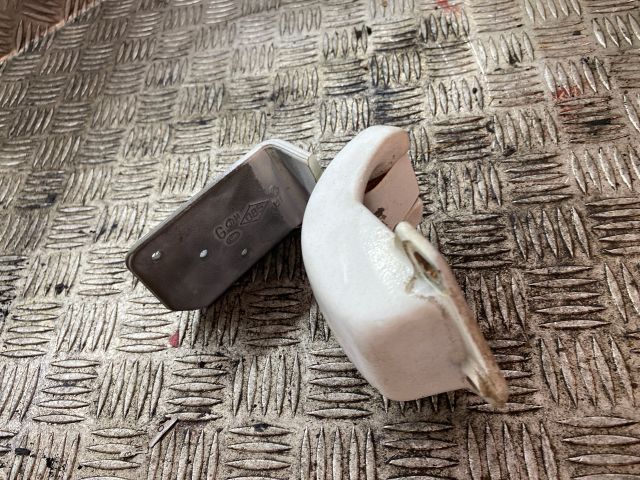 bontott RENAULT MASTER Csomagtérajtó Ütköző