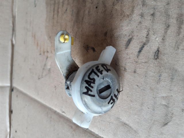 bontott RENAULT MASTER Csomagtérajtó Zárbetét