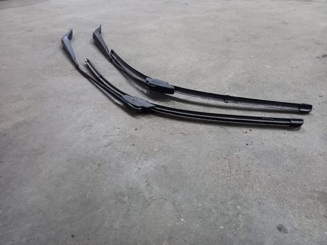 bontott RENAULT MASTER Első Ablaktörlő Kar