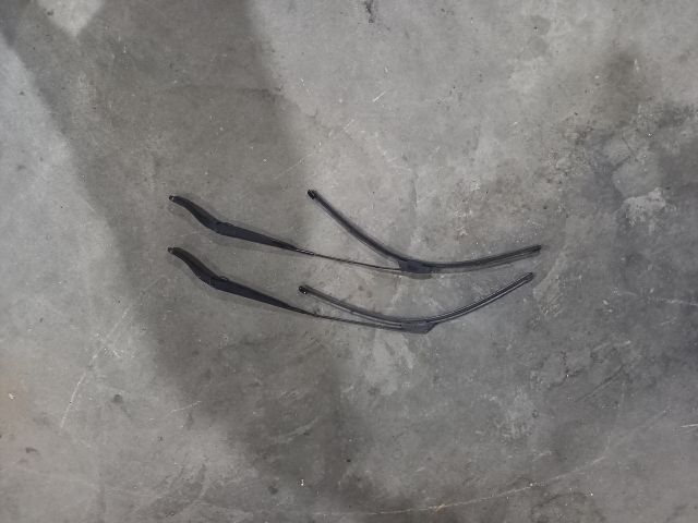 bontott RENAULT MASTER Első Ablaktörlő Kar