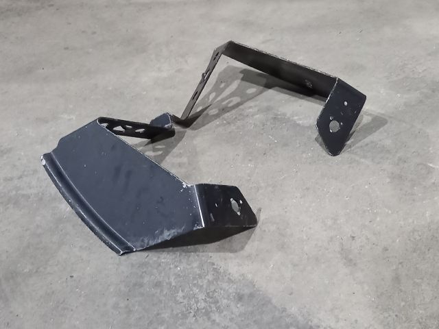 bontott RENAULT MASTER Első Lökhárító Tartó Felső