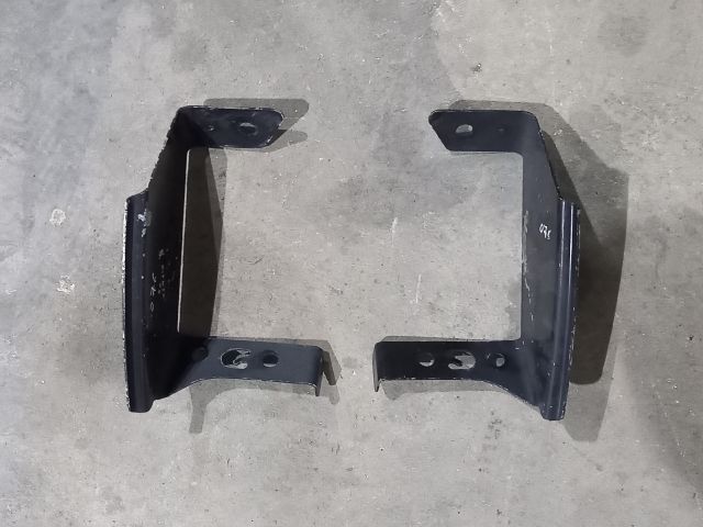 bontott RENAULT MASTER Első Lökhárító Tartó Felső