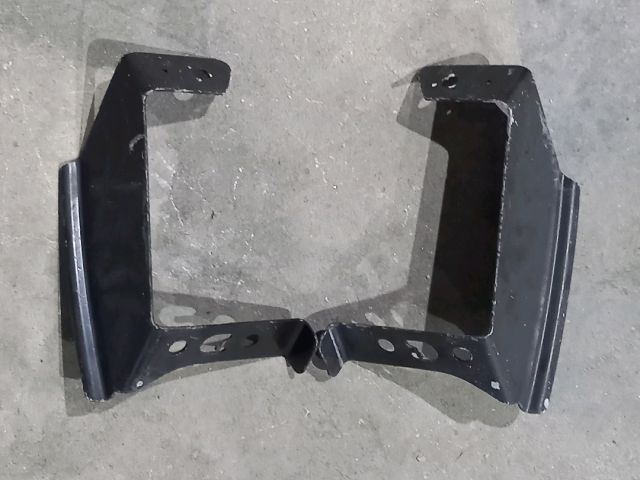 bontott RENAULT MASTER Első Lökhárító Tartó Felső