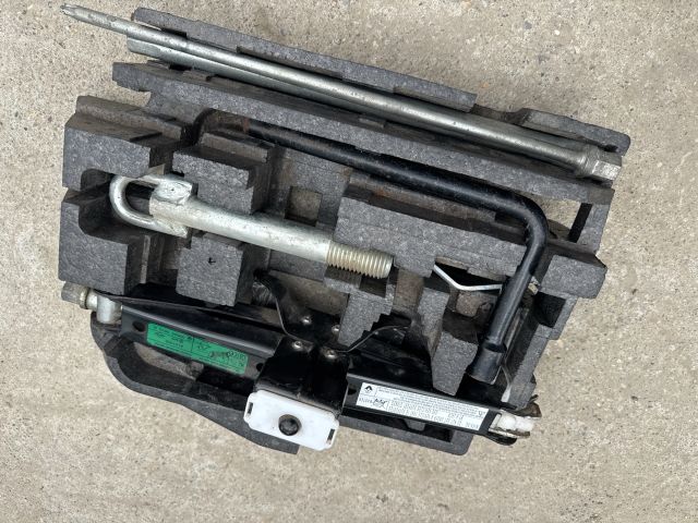 bontott RENAULT MASTER Emelő