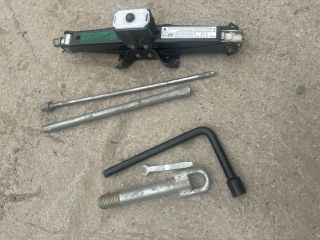 bontott RENAULT MASTER Emelő