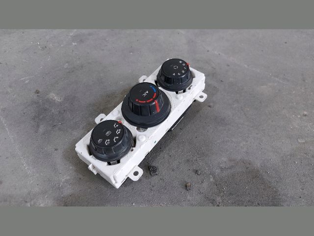 bontott RENAULT MASTER Fűtéskapcsoló (manuális klímás)