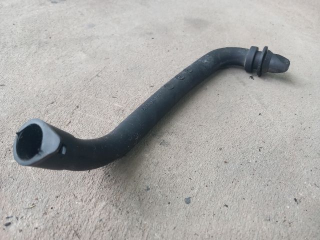 bontott RENAULT MASTER Fűtőradiátor Vízcső Alsó