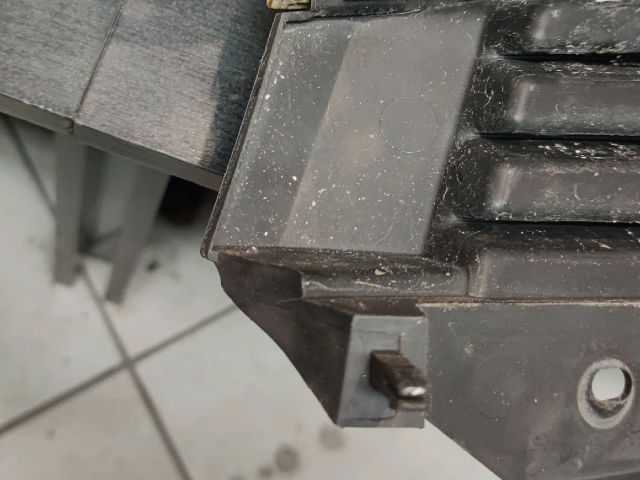 bontott RENAULT MASTER Hűtőrács