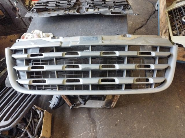 bontott RENAULT MASTER Hűtőrács