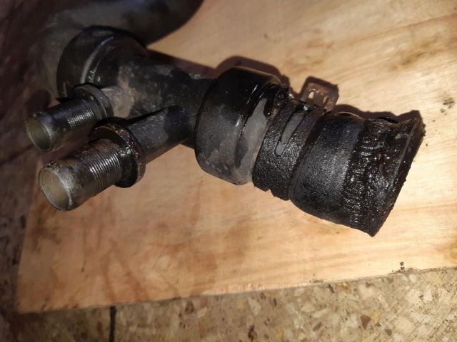 bontott RENAULT MASTER Hűtővíz Elosztó Cső