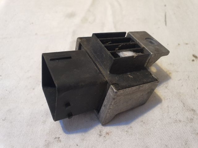 bontott RENAULT MASTER Izzító Relé