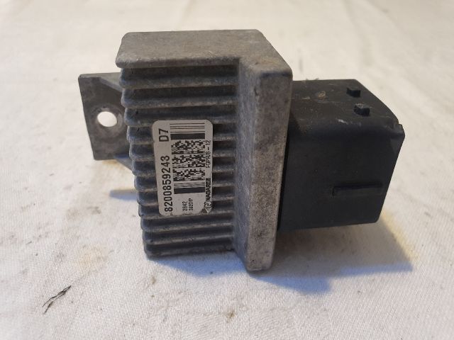 bontott RENAULT MASTER Izzító Relé