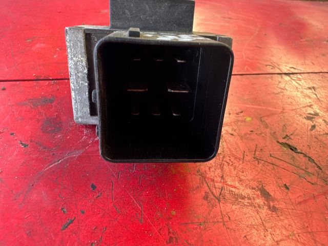 bontott RENAULT MASTER Izzító Relé