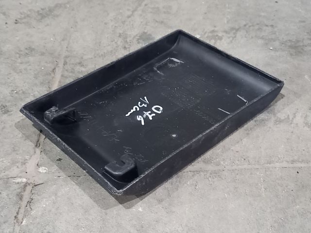 bontott RENAULT MASTER Jobb B Oszlop Díszléc