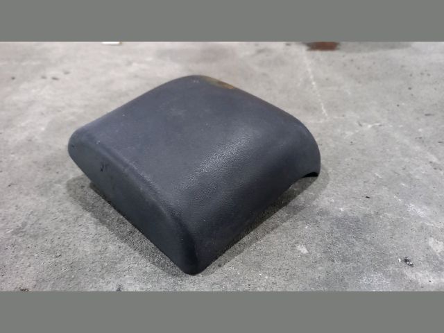 bontott RENAULT MASTER Jobb B Oszlop Díszléc