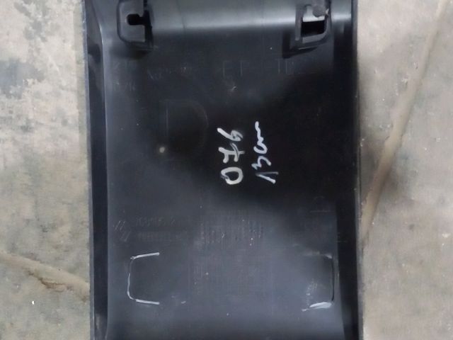 bontott RENAULT MASTER Jobb B Oszlop Díszléc