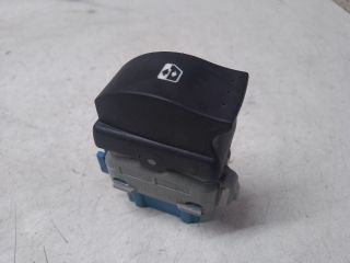 bontott RENAULT MASTER Jobb első Ablakemelő Kapcsoló