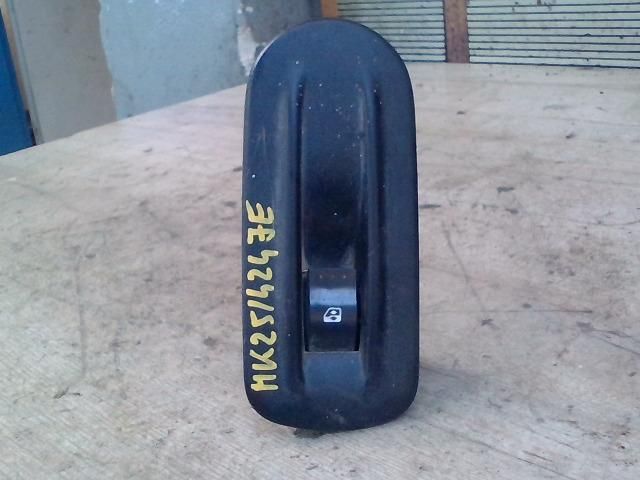 bontott RENAULT MASTER Jobb első Ablakemelő Kapcsoló