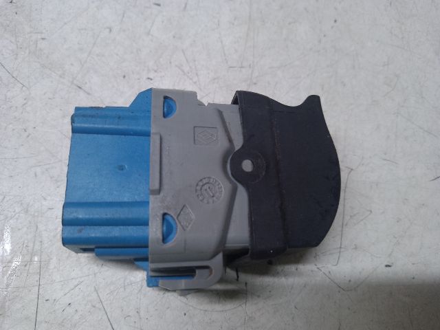 bontott RENAULT MASTER Jobb első Ablakemelő Kapcsoló