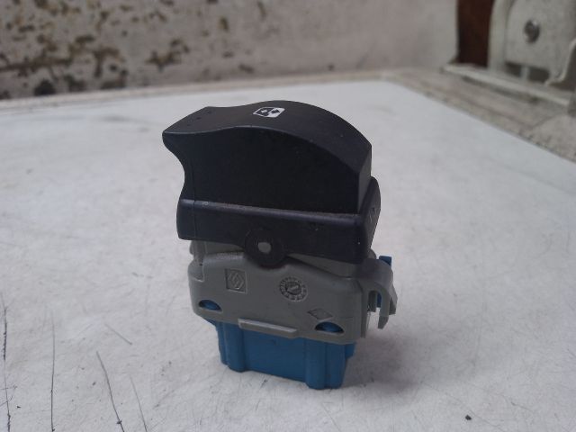 bontott RENAULT MASTER Jobb első Ablakemelő Kapcsoló