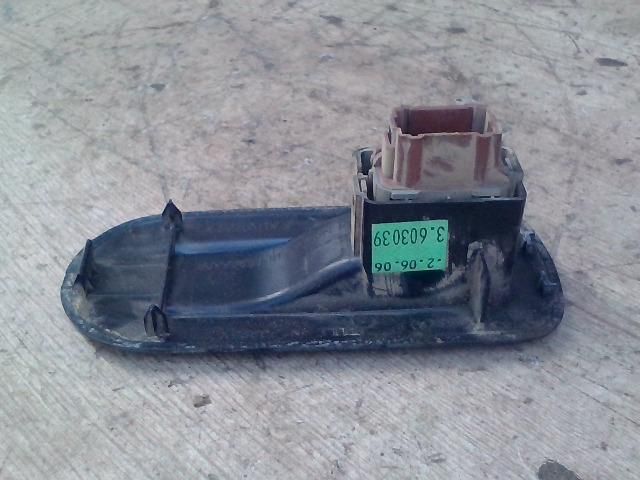 bontott RENAULT MASTER Jobb első Ablakemelő Kapcsoló