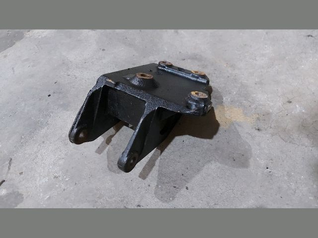 bontott RENAULT MASTER Jobb első Féltengely Tartó