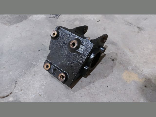 bontott RENAULT MASTER Jobb első Féltengely Tartó