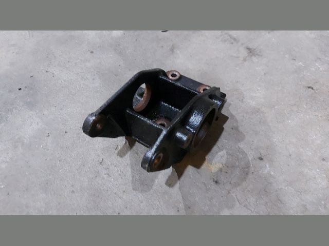 bontott RENAULT MASTER Jobb első Féltengely Tartó