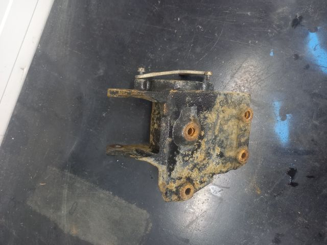 bontott RENAULT MASTER Jobb első Féltengely Tartó