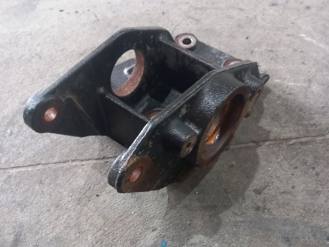 bontott RENAULT MASTER Jobb első Féltengely Tartó