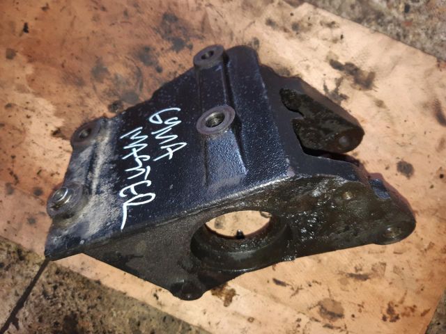 bontott RENAULT MASTER Jobb első Féltengely Tartó