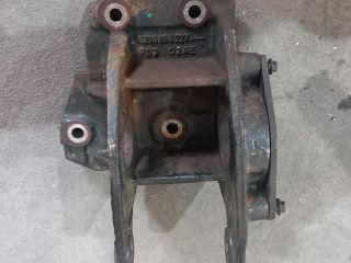 bontott RENAULT MASTER Jobb első Féltengely Tartó