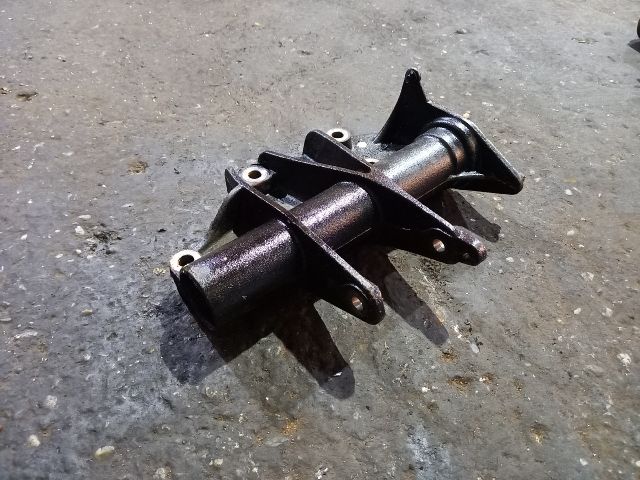 bontott RENAULT MASTER Jobb első Féltengely Tartó