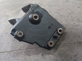 bontott RENAULT MASTER Jobb első Féltengely Tartó