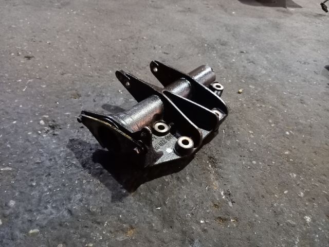 bontott RENAULT MASTER Jobb első Féltengely Tartó