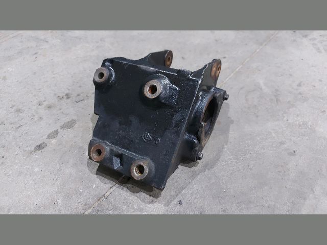 bontott RENAULT MASTER Jobb első Féltengely Tartó