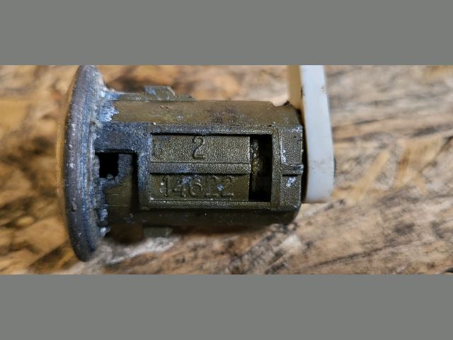 bontott RENAULT MASTER Jobb első Zárbetét