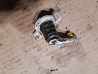 bontott RENAULT MASTER Jobb első Zárbetét