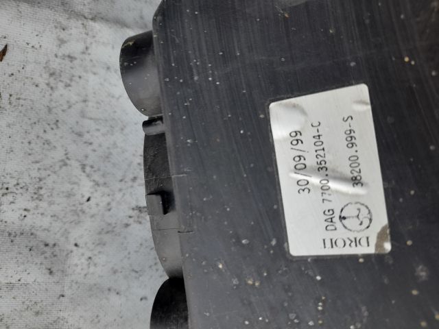 bontott RENAULT MASTER Jobb Fényszóró