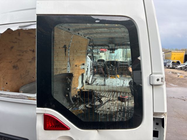 bontott RENAULT MASTER Jobb hátsó Fixüveg (Ajtóban)