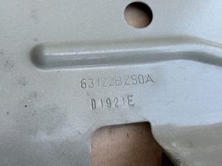 bontott RENAULT MASTER Jobb Sárvédő Oldaltartó