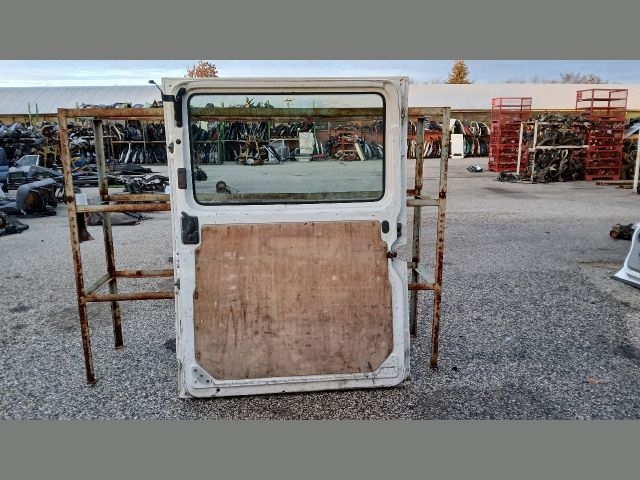 bontott RENAULT MASTER Jobb Tolóajtó (Részeivel)